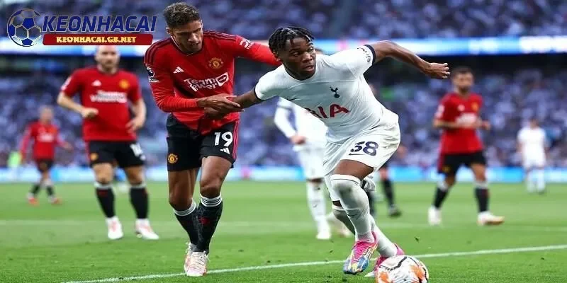 Soi kèo nhà cái Manchester United vs Tottenham