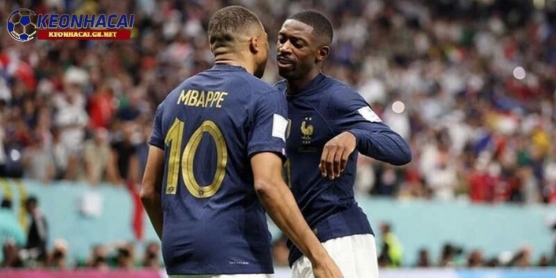 Mbappe ủng hộ Dembele trong cuộc đua giành quả bóng vàng